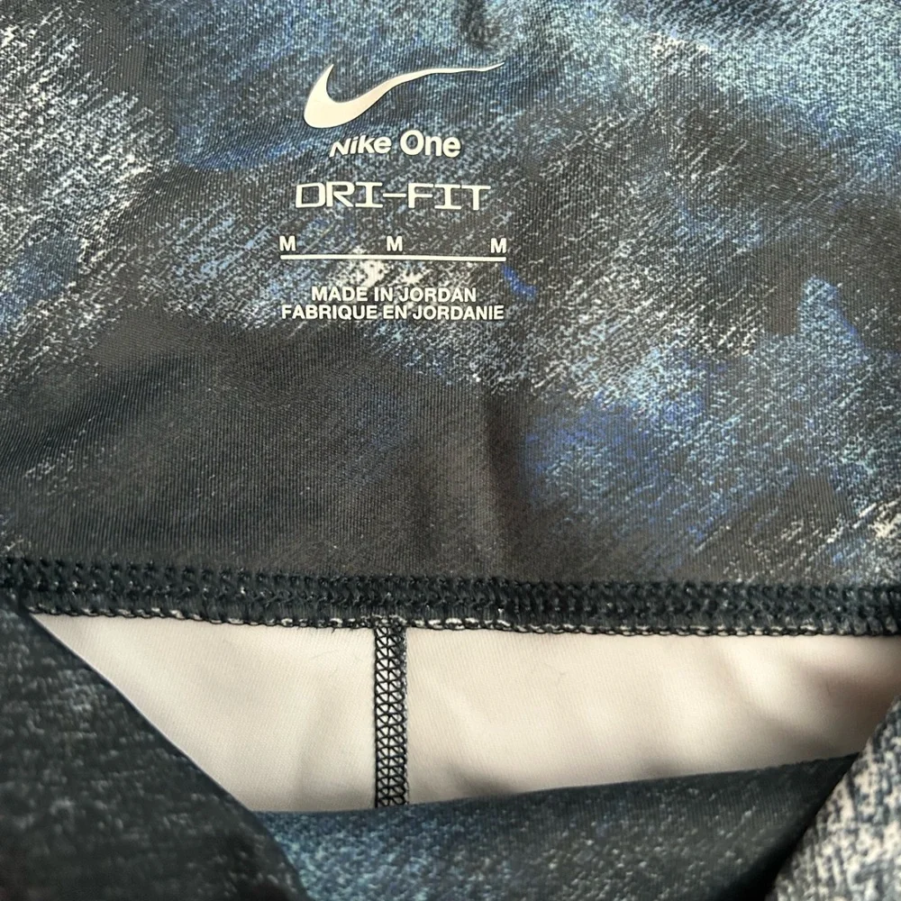 Nike One Training Leggings - Picture 7 of 11